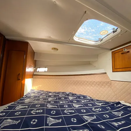 Bateau-hôtel Stonda In Mare Une Parenthese En Mer