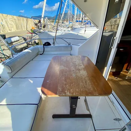 Stonda In Mare Une Parenthese En Mer Botel Propriano (Corsica)